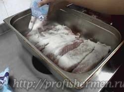 так быстрее и легче просаливается мясо рыбы